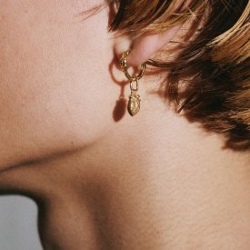 Björg Jewellery - Örhängen Anatomiskt Hjärta Hoop Guld