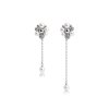 Ioaku - Örhängen Berry Pearl Petite Hanging Silver Vit