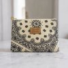 Make Up – Paisley Beige