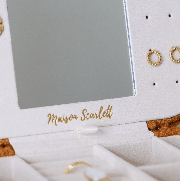 Maison Scarlett - Smyckeskrin Birgitte Teddy Camel