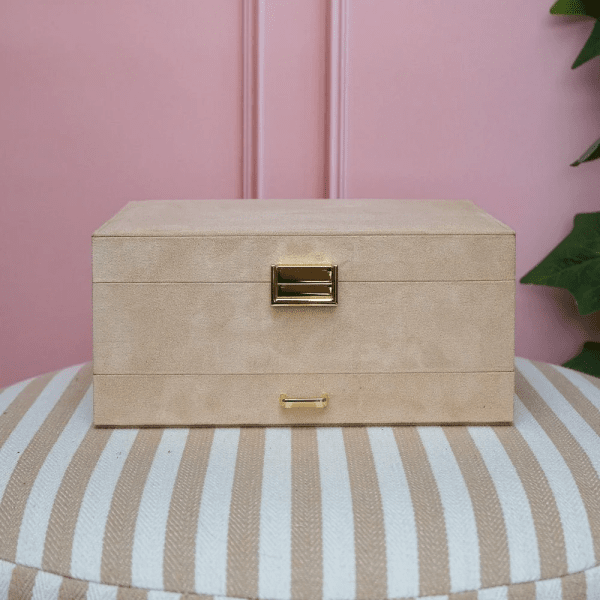Maison Scarlett - Smyckeskrin Denise Velvet Beige