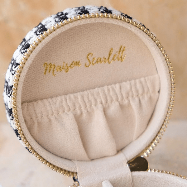 Maison Scarlett - Smyckeskrin Yvonne Houndstooth