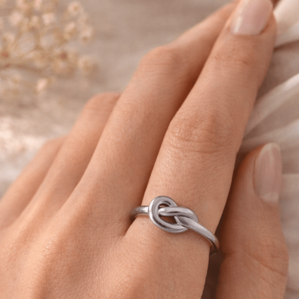 Anna K Jewelry - Ring Endless Knot Stål