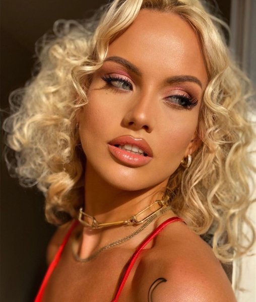 Astrid & Agnes - Halsband Chloe Guld