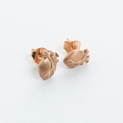 Björg Jewellery - Örhängen Anatomiskt Hjärta Stud Rosé