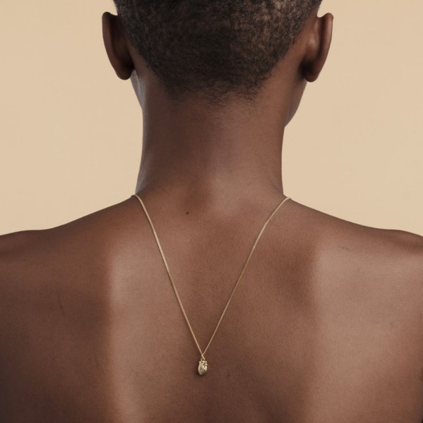 Björg Jewellery - Halsband Anatomiskt Hjärta Iconic Smal Guld