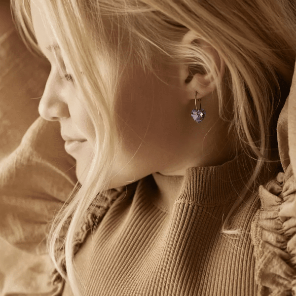 Blomdahl - Örhängen Heart Titan Lila