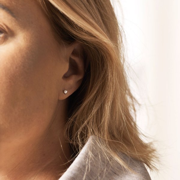 Blomdahl - Örhängen Tiffany Pearl Titan