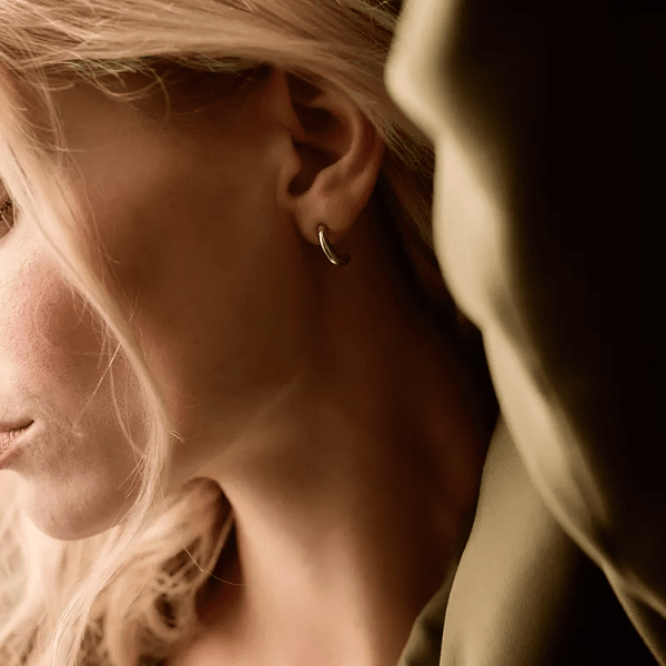 Blomdahl - Örhängen Titan Round Curved Silver