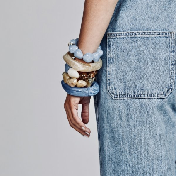 Bud To Rose - Armband Resin Gloss Blå