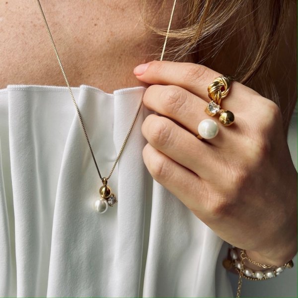 Bud To Rose - Halsband Ice Pearl Lång Guld