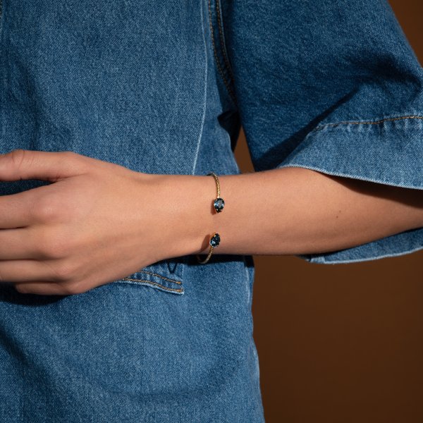 Caroline Svedbom - Armband Petite Drop Guld Denim Blue
