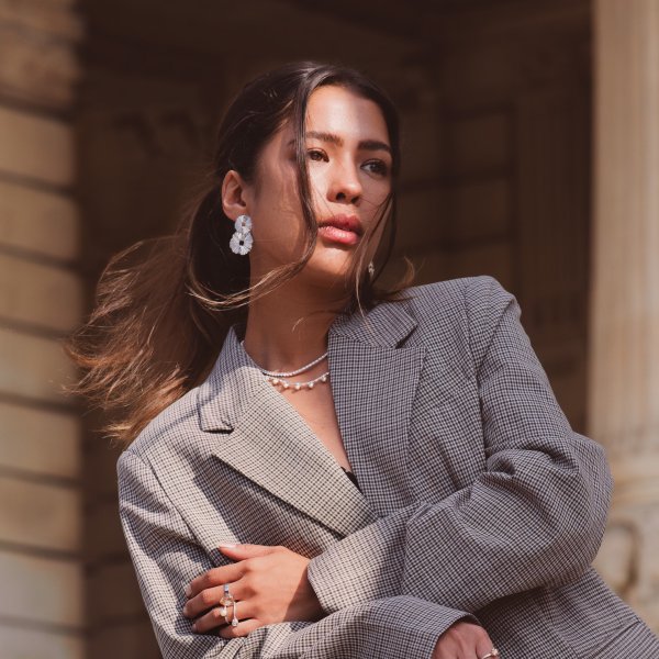 Caroline Svedbom - Halsband Lily Pearl Rhodium