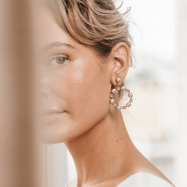 Caroline Svedbom - Örhängen Eternity Pearl Guld