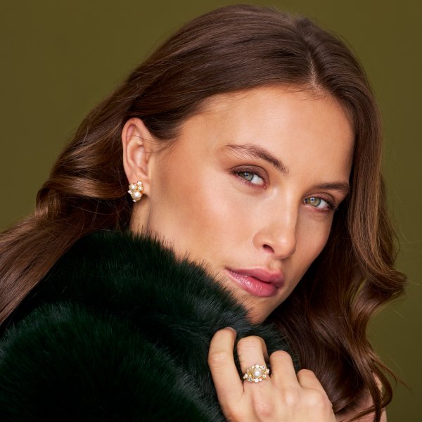 Caroline Svedbom - Örhängen Molly Guld Pearl Crystal