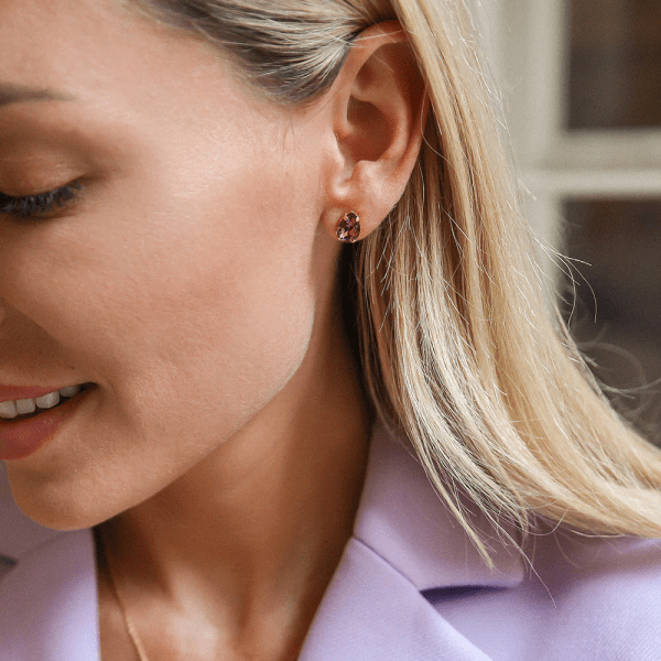 Caroline Svedbom - Örhängen Petite Drop Stud Guld Iris