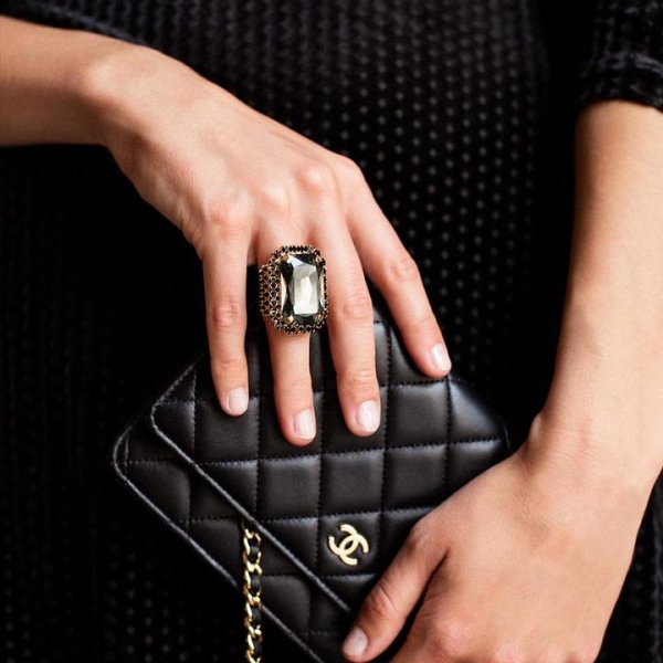 Caroline Svedbom - Ring Alexa Guld Black Diamond Jet