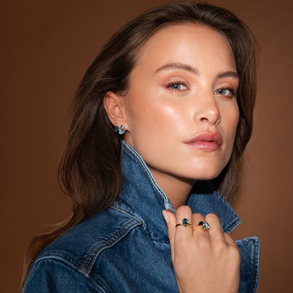 Caroline Svedbom - Ring Ana Guld Denim Blue Combo