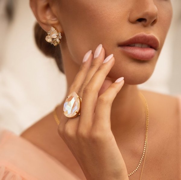 Caroline Svedbom - Ring Perfect Drop Guld Ivory Cream Delite