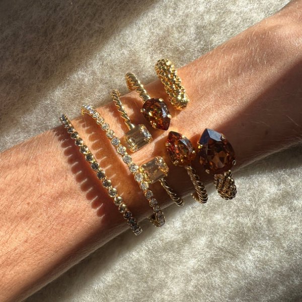 Caroline Svedbom - Armband Mini Drop Guld Amber