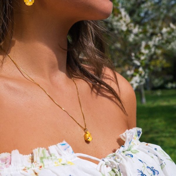 Caroline Svedbom - Halsband Mini Drop Guld Sunshine Delite