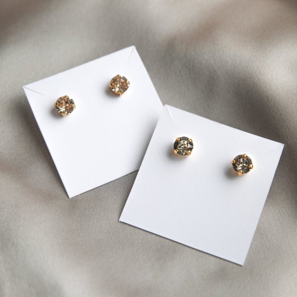 Caroline Svedbom - Örhängen Classic Stud Guld Greige