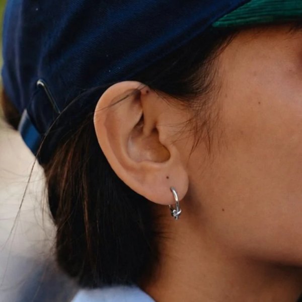 Edblad - Örhängen Novel Knot Hoops S Stål