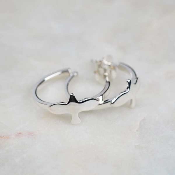 Emma Israelsson - Örhängen Duva Hoop Small Silver
