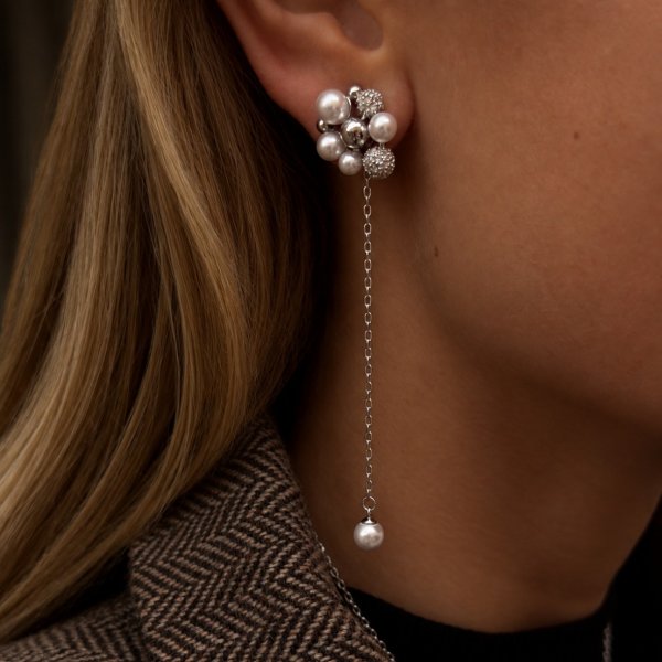 Ioaku - Örhängen Berry Pearl Petite Hanging Silver Vit
