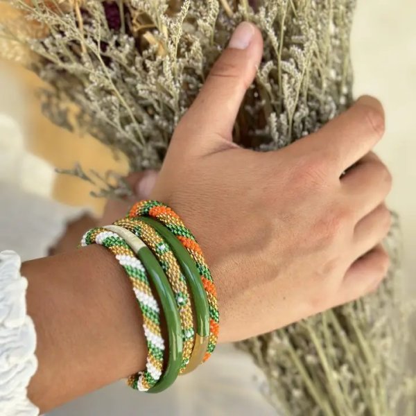 Maison Kizo - Armband Nepal Pattern Twisted Grön