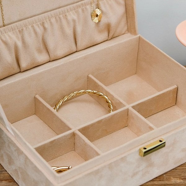 Maison Scarlett - Smyckeskrin Louise Velvet Beige