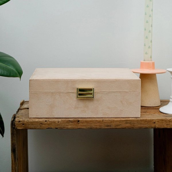 Maison Scarlett - Smyckeskrin Louise Velvet Grön