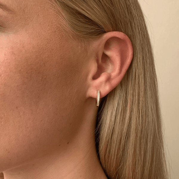 Snö of Sweden Örhängen Elaine Ring Guld