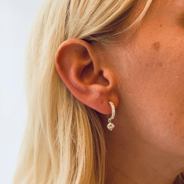 Snö of Sweden Örhängen Luire Oval Silver